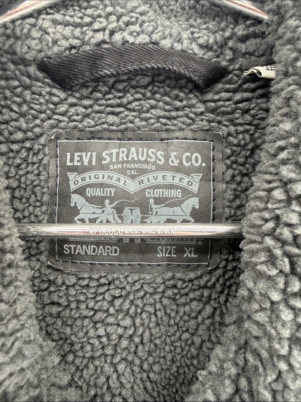 Levi's Black Denim Sherpa Jacket with Gray Lining - Picture 2 of 10